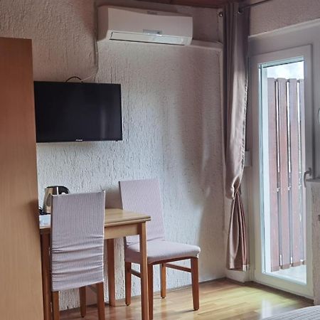 House Viktoria Hotel Seliste Dreznicko Exterior photo