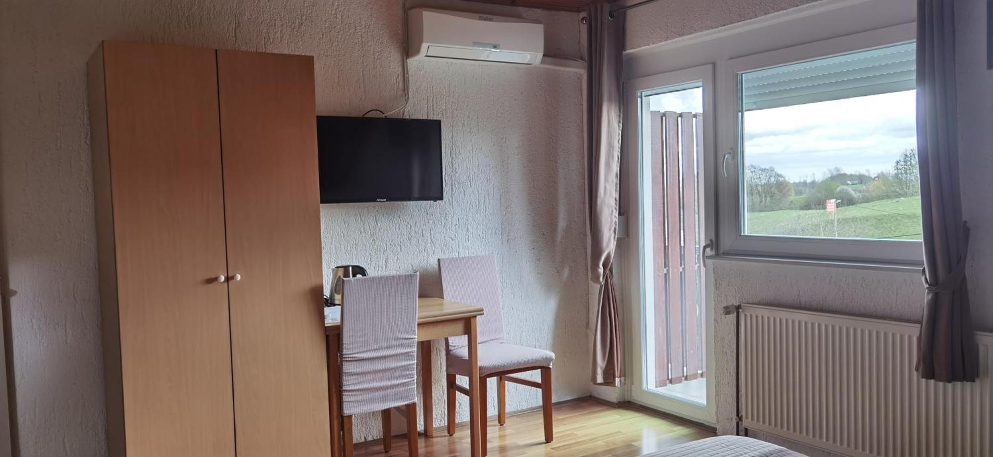 House Viktoria Hotel Seliste Dreznicko Exterior photo